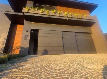 Casa en condominio de 3 habitaciones, León · Casa Premium Nueva en Venta en El Molino Residencial