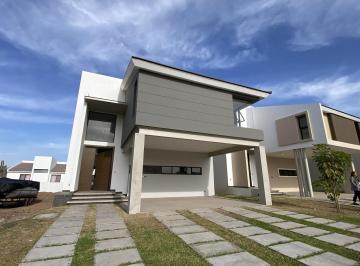 Casa · 303m² · 3 Recámaras · 4 Estacionamientos · Casa en Venta Barrio San Alberto - La Primavera