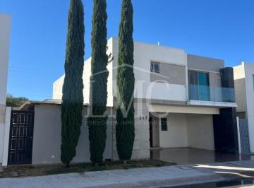 Casa en condominio de 3 habitaciones, Saltillo · Venta o Renta Hermosa Casa en Misiones VII