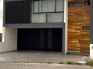 Casa · 255m² · 3 Recámaras · 2 Estacionamientos · Casa - Montaña Monarca I