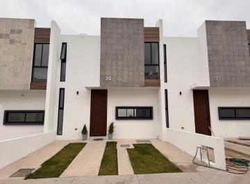 Casa · 100m² · 3 Recámaras · 2 Estacionamientos · Casa en Venta de Rinconada del Carmen