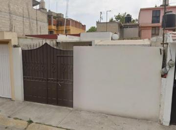Casa de 3 habitaciones, Toluca · Casa en Venta en Villas Santin, Sauces, Toluca, Estado de Mexico.