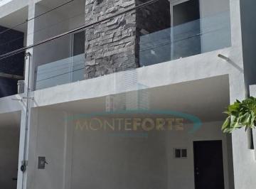 Casa · 153m² · 3 Recámaras · 2 Estacionamientos · Casa en Loma del Gallo
