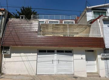 Casa de 4 habitaciones, Toluca · Casa en Venta en Toluca