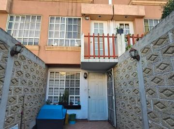 Casa · 98m² · 4 Recámaras · 1 Estacionamiento · Casa en Venta de 3 Pisos en Héroes Tecamac, Bosques Sup.52.50 m² *se Acepta Crédito Infonavit*