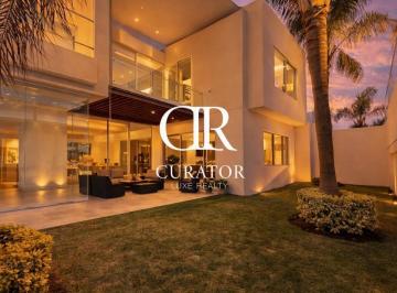 Casa · 550m² · 4 Recámaras · 4 Estacionamientos · Residencia de Alto Lujo en Misión Concá: Espacio, Distinción y Confort en Cada Detalle
