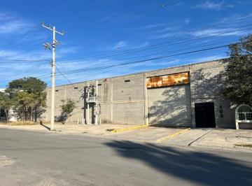 Bodega comercial · 1800m² · 13 Estacionamientos · Bodega E Renta en Santa Catarina