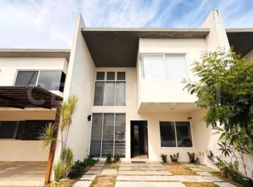 Casa · 155m² · 3 Recámaras · 1 Estacionamiento · Bonita Casa en La Primavera Fraccionamiento