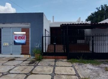 Casa de 3 habitaciones, Colima · Casa con Local Comercial en Venta en Col. El Moralete, Colima