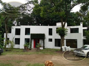 Casa · 560m² · 4 Recámaras · 6 Estacionamientos · Casa Campestre en Venta en Rancho Viejo