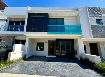 Casa de 4 habitaciones, Zapopan · Casa en Venta en La Cima Coto C, Zapopan