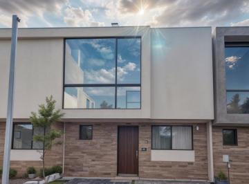 Casa · 150m² · 3 Recámaras · 2 Estacionamientos · Casa en Venta en El Refugio, 3 Recámaras, 2.5 Baños, 146 m², Hermosa!