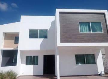 Casa · 278m² · 4 Recámaras · 3 Estacionamientos · Casa en Venta en Grand Juriquilla