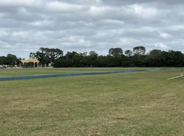 Terreno / Lote , Mérida · Terreno de 2125 m² en Venta, en El Club de Polo, Komchen