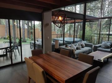 Casa de 4 habitaciones, Valle de Bravo · Valle de Bravo Conj. Cerrado Casa Impecable Moderna Cerro Gordo