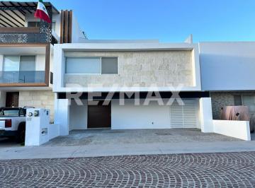 Casa · 330m² · 3 Recámaras · 3 Estacionamientos · Venta de Casa en Lomas de Juriquilla, Querétaro - (4)
