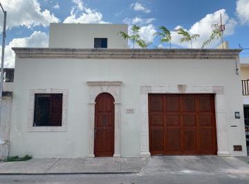 Casa · 348m² · 4 Recámaras · 1 Estacionamiento · Casona Colonial en Renta Cerca de Paseo de Montejo con Amplio Jardín