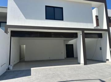 Casa · 350m² · 3 Recámaras · 2 Estacionamientos · Hermosa Casa en Amorada Residencial, Santiago, N. L.