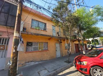 Casa de 1 habitación, Venustiano Carranza · Casa en Venta con 5 Viviendas