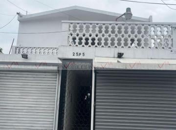 Casa uso de suelo · 233m² · 5 Recámaras · 2 Estacionamientos · Casa con Uso de Suelo en Venta en San Jorge