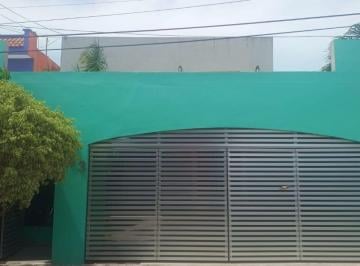 Casa de 4 habitaciones, Mérida · Francisco de Montejo, Excelente Ubicación $3'150,000