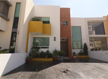 Casa de 3 habitaciones, Morelia · Casa en Venta en Morelia, Vistas Altozano