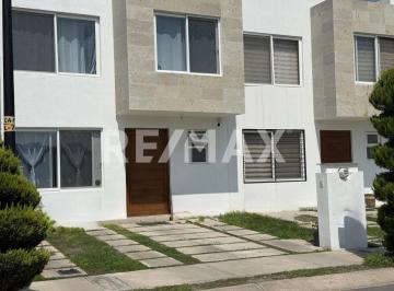 Casa de 3 habitaciones, Corregidora · Casa en Venta en Paseos del Bosque, Condominio Abedul