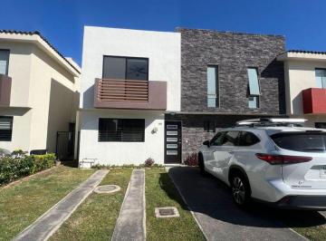 Casa en condominio de 3 habitaciones, Zapopan · Casa en Venta, en El Campestre, Coto Victoria