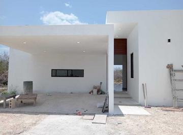 Casa · 248m² · 3 Recámaras · 4 Estacionamientos · Casa Venta, de Una Planta con Terreno Muy Amplio