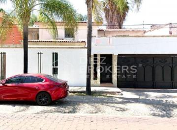Casa de 4 habitaciones, Zapopan · Casa en Venta Arcos de Guadalupe