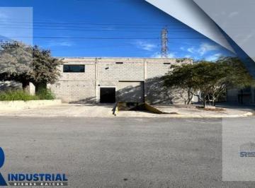 Bodega comercial · 2100m² · 13 Estacionamientos · Bodega en Renta en Santa Catarina Nl
