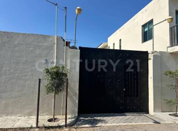Casa · 1000m² · 3 Recámaras · 4 Estacionamientos · Casa en Venta en El Refugio, Tala, Jalisco.