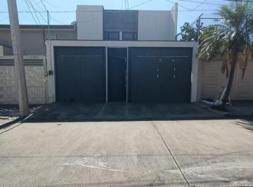 Casa de 5 habitaciones, Guadalajara · Casa en Venta – Chapultepec Country