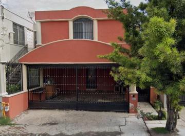 !! OPORTUNIDAD DE AHORRO!!¡Excelente propiedad con muy buena ubicación, que no t · Casa en Venta en General Escobedo