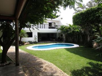 Casa de 4 habitaciones, Cuernavaca · Casa con 576 m² Superficie de Terreno y 4 Habitaciones en Venta en Vista Hermosa