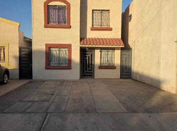 Casa de 2 habitaciones, Mexicali · Se Renta Casa Amueblada en Fracc. Villa del Roble