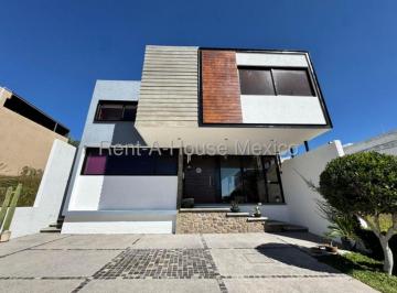 Casa de 4 habitaciones, Corregidora · Casa de Autor en Venta en Cañadas del Lago