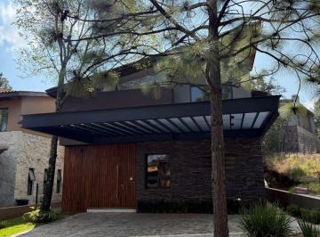 Casa de 4 habitaciones, Morelia · Casa en Venta en El Club de Golf Altozano