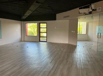 Oficina · 104m² · 1 Estacionamiento · Oficinas Playacar en Renta
