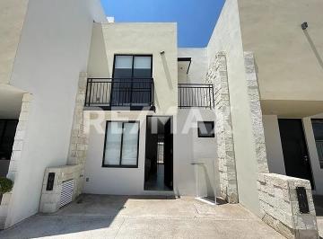Casa en condominio · 107m² · 3 Recámaras · 2 Estacionamientos · Venta Casa con Recamara en Planta Baja - (4)