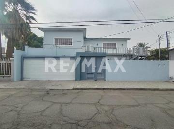 Casa · 365m² · 7 Recámaras · 4 Estacionamientos · Residencia en Venta en Fraccionamiento Los Pinos, en Mexicali. B. C. - (4)