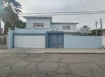Casa · 365m² · 7 Recámaras · 4 Estacionamientos · Residencia en Venta en Fraccionamiento Los Pinos, en Mexicali. B. C. - (4)