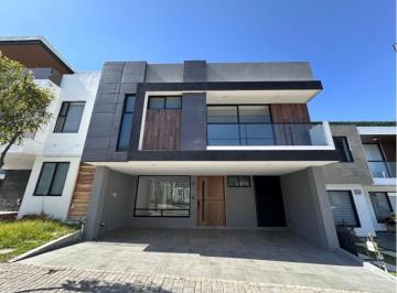 Casa en condominio · 330m² · 4 Recámaras · 2 Estacionamientos · Casa en Condominio en Venta - 4
