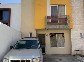 Casa en condominio de 3 habitaciones, Zapopan · Venta de Casa en Coto Luca en Campo Real