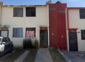 Casa de 2 habitaciones, Zapopan · Venta de Casa en Av en Los Tréboles Residencial