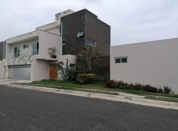 Casa · 1000m² · 5 Recámaras · 3 Estacionamientos · Casa - Playas del Conchal
