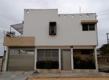 Casa · 100m² · 3 Recámaras · 2 Estacionamientos · Casa - Graciano Sánchez Romo