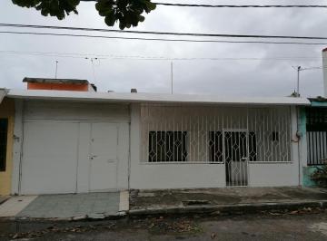 Casa · 209m² · 3 Recámaras · 4 Estacionamientos · Casa - Virgilio Uribe