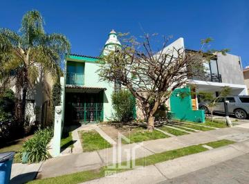 Casa · 291m² · 3 Recámaras · 3 Estacionamientos · Casa en Venta en Bosques de Santa Anita Coto 1