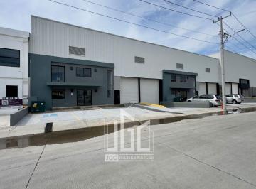 Nave industrial · 736m² · 4 Estacionamientos · Nave Industrial Rentada en Venta Condominio Industrial Santa Cruz